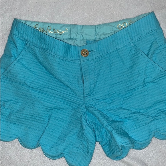 Lilly Pulitzer Pants - Lilly P Buttercup Scallop Short *OPEN TO OFFERS